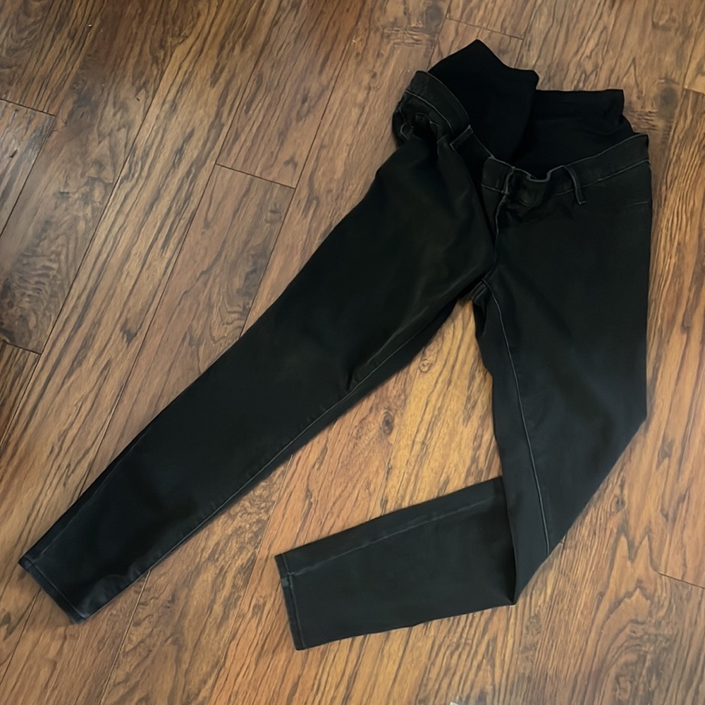 Old Navy maternity Rockstar Super Skinny stretch jeans